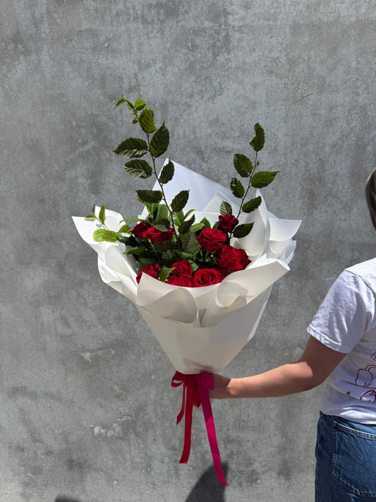 Traditional Romantic Rose Mix